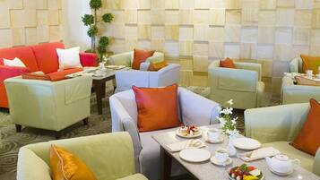 Déjeuner et dîner servis sur place