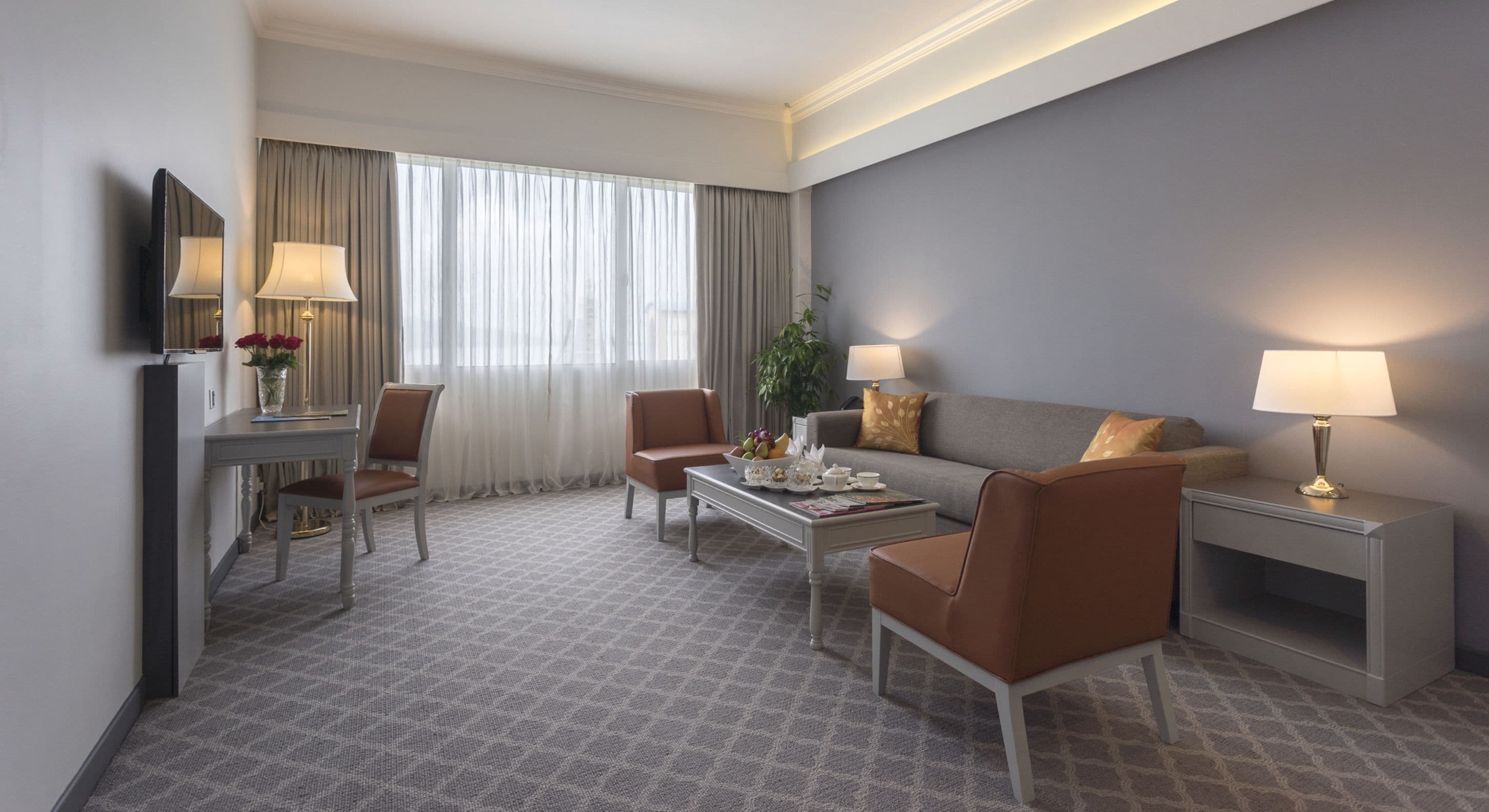 Executive Room, 1 King Bed, Club Lounge Access, Sea View | Living room | TV