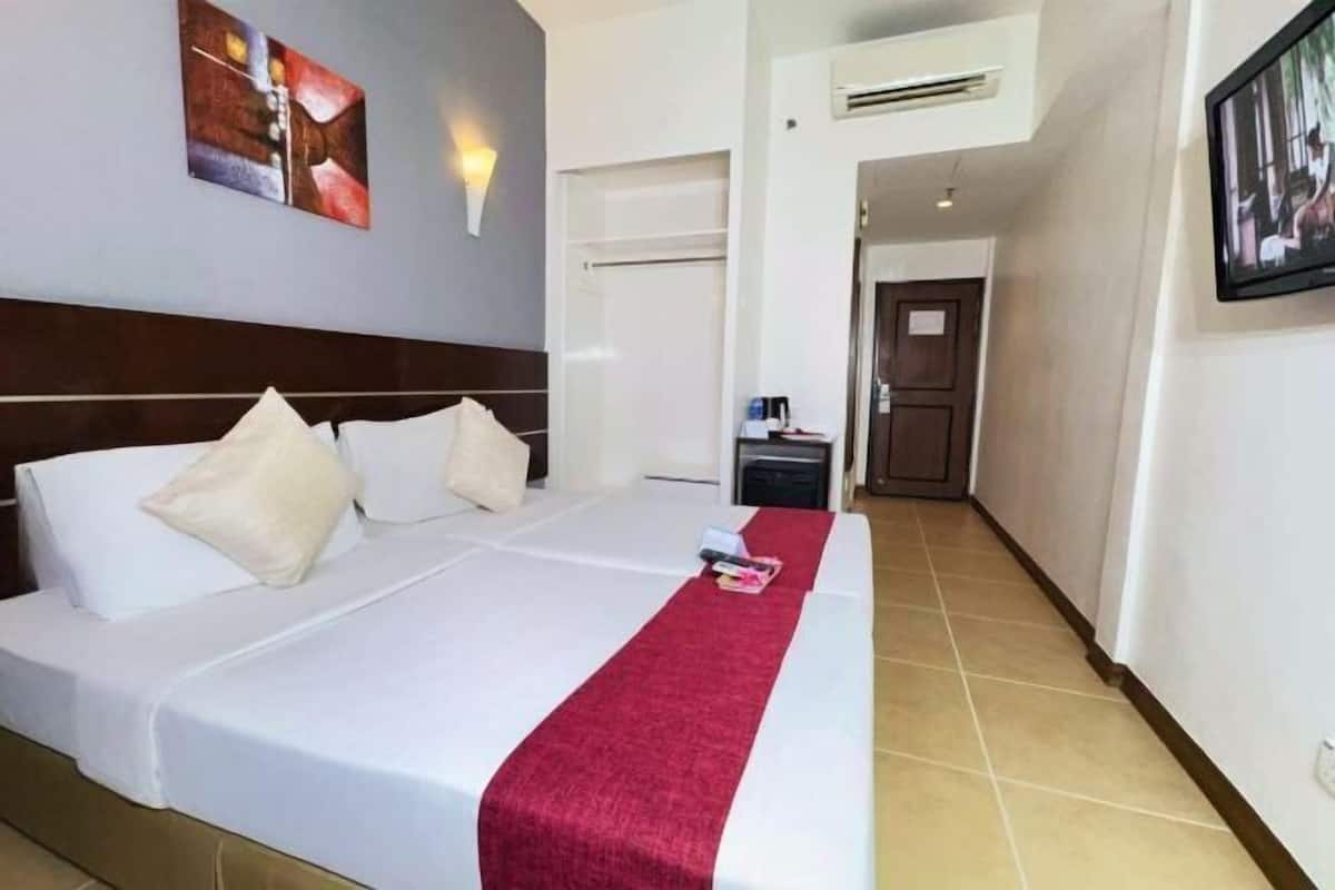 1 bedroom, memory-foam beds, minibar, in-room safe