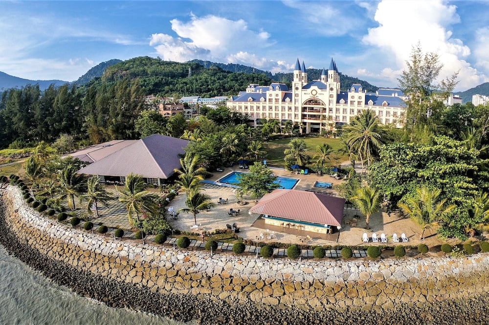 Bella Vista Waterfront Resort