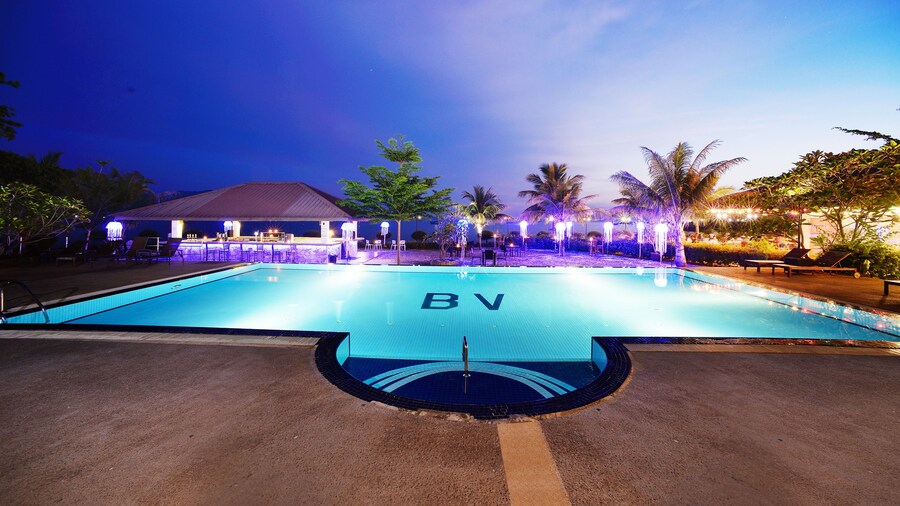 Bella Vista Waterfront Resort