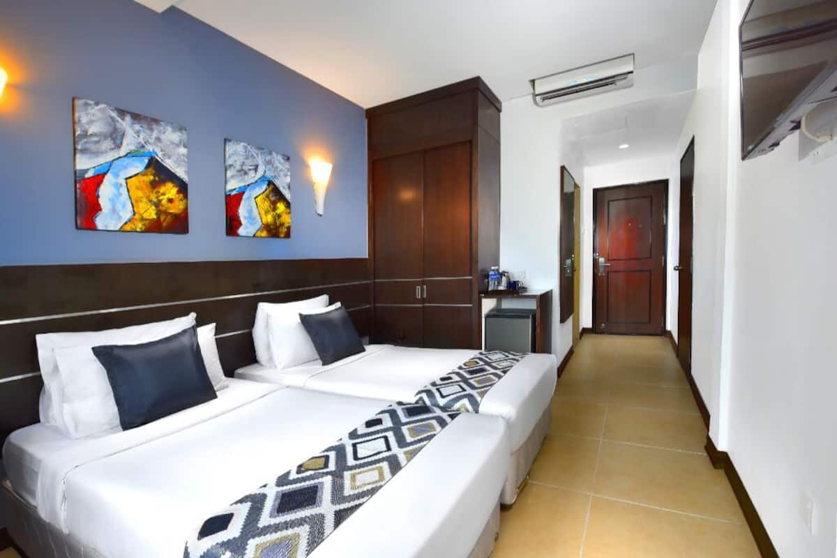 Betten mit Memory-Foam-Matratzen, Minibar, Zimmersafe, Schreibtisch