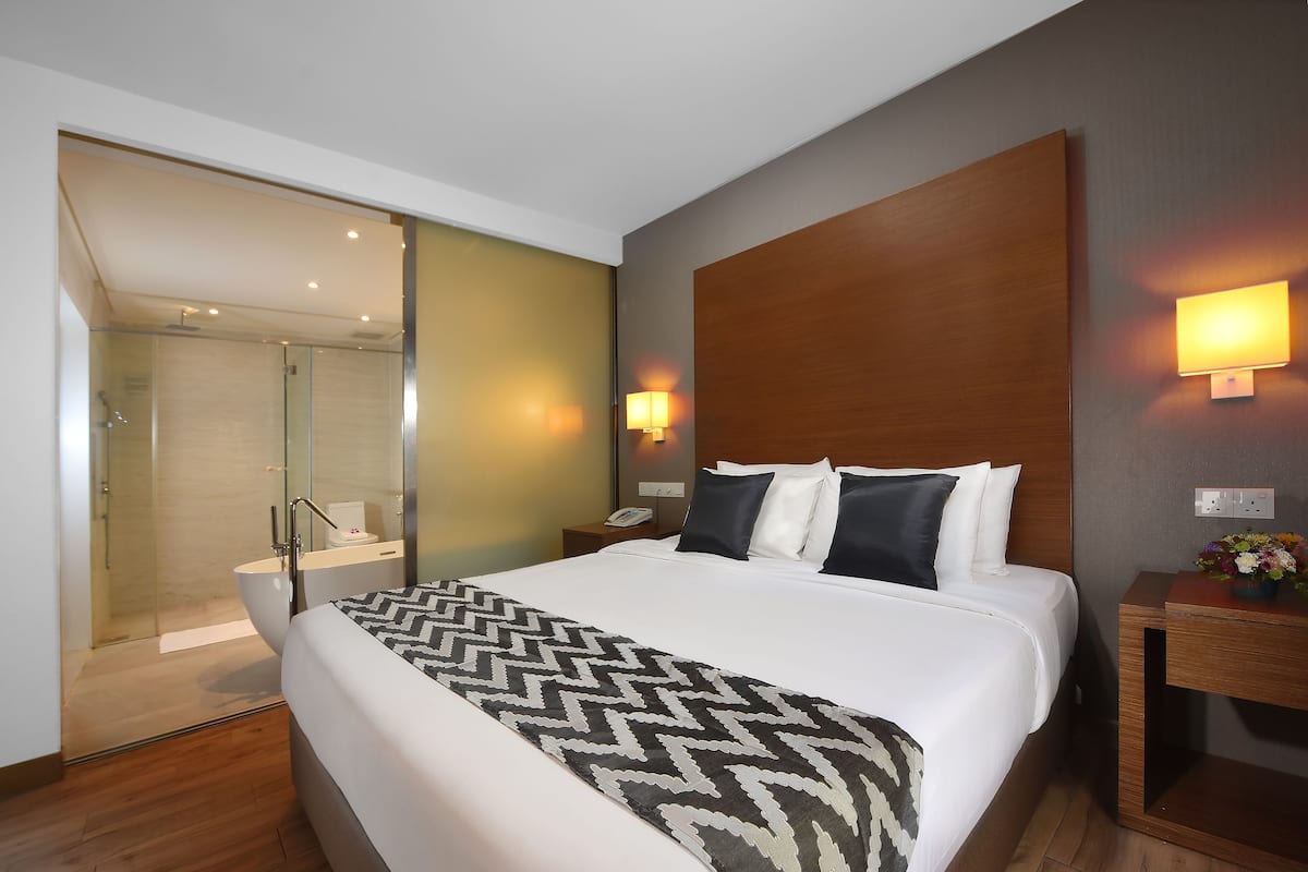 Memory-foam beds, minibar, in-room safe, laptop workspace