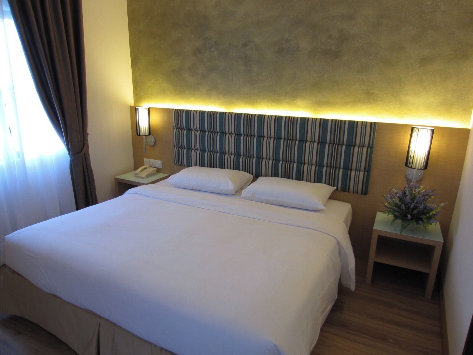 패밀리 쿼드룸 | 메모리폼 침대, 미니바, 객실 내 금고, 책상