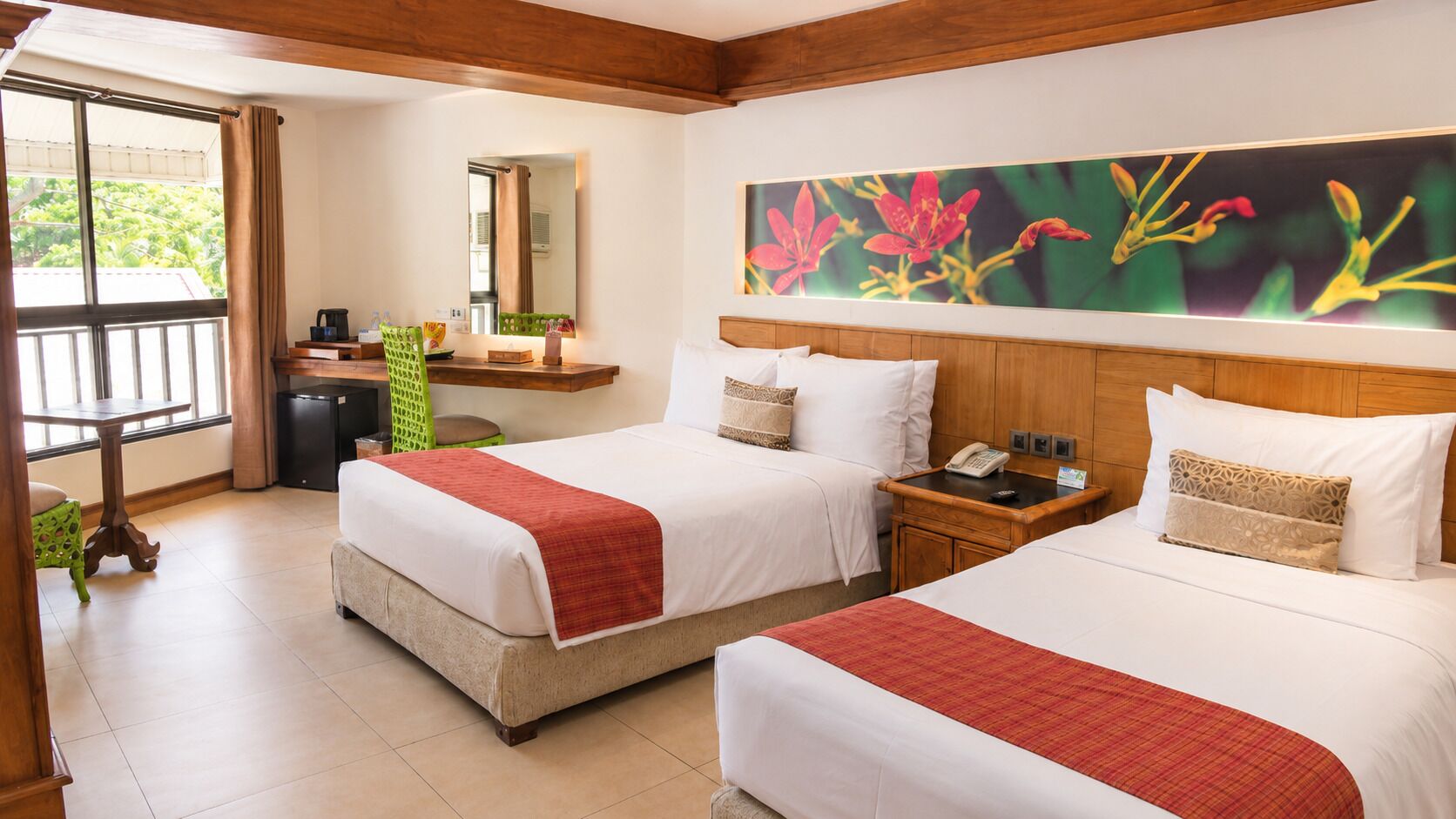 Deluxe North Wing | 1 bedroom, minibar, in-room safe, desk