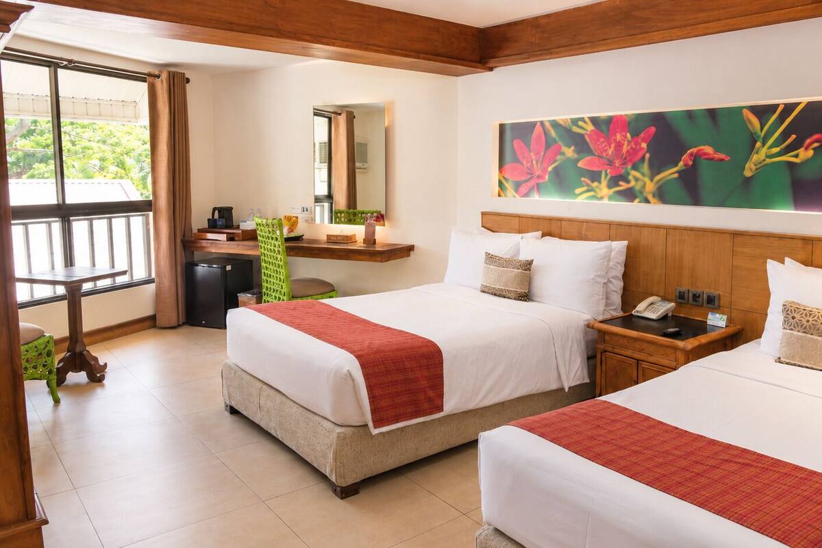 Quarto luxo, 1 quarto, para não fumantes (North Wing) | 1 quarto, frigobar, cofres nos quartos, escrivaninha
