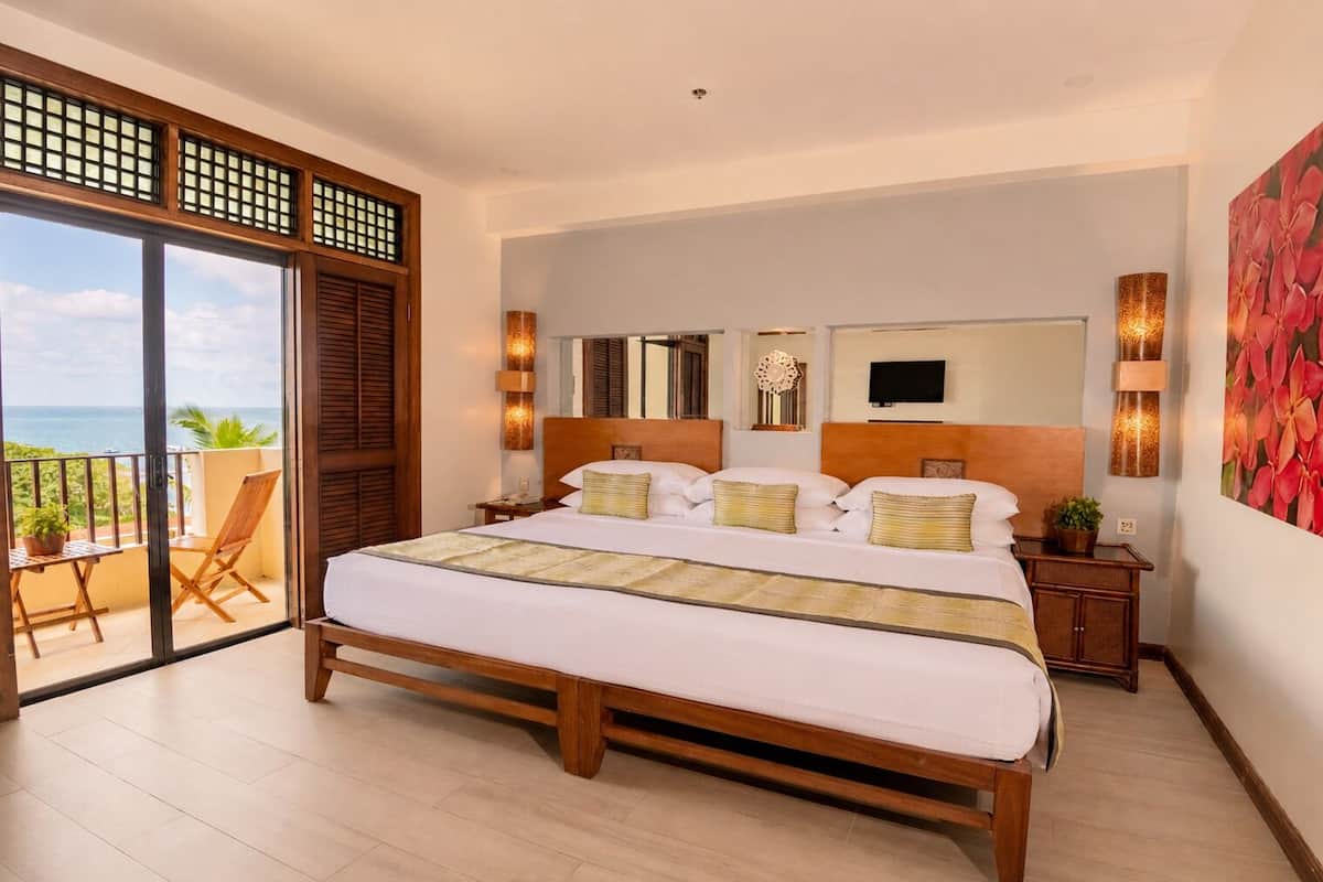 Premiere Deluxe Poolside | 1 bedroom, minibar, in-room safe, desk