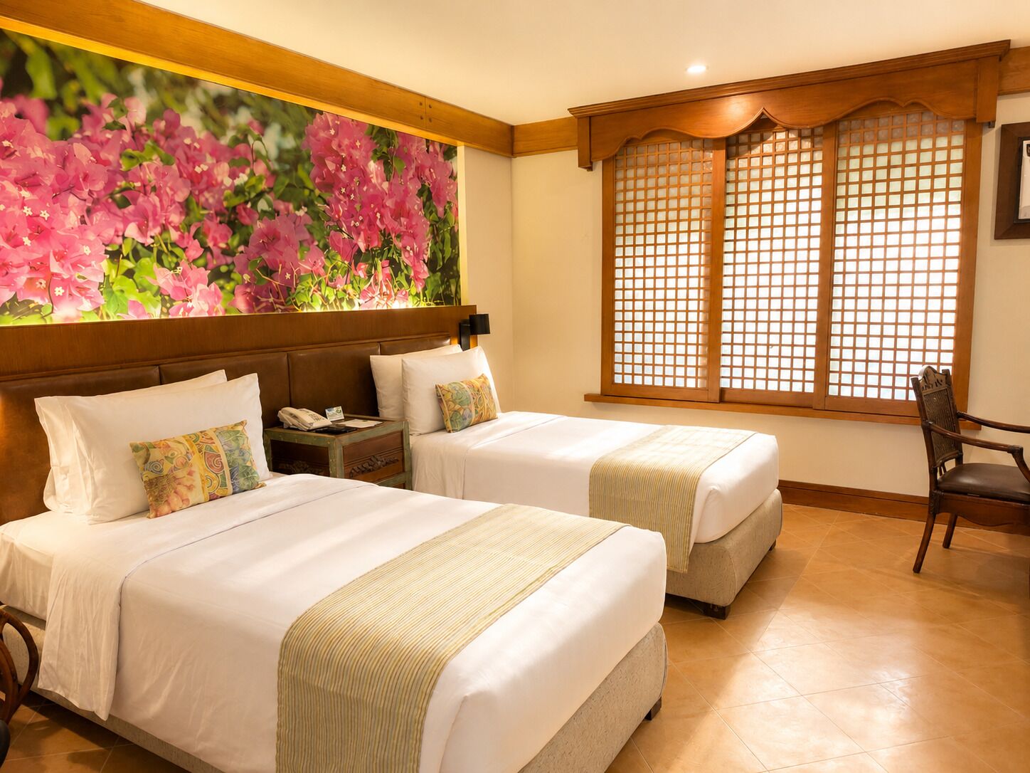 Deluxe | 1 bedroom, minibar, in-room safe, desk