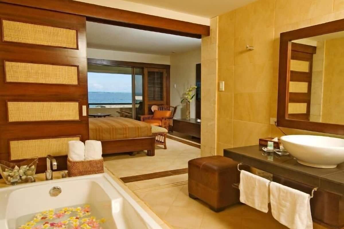 1 bedroom, minibar, in-room safe, desk