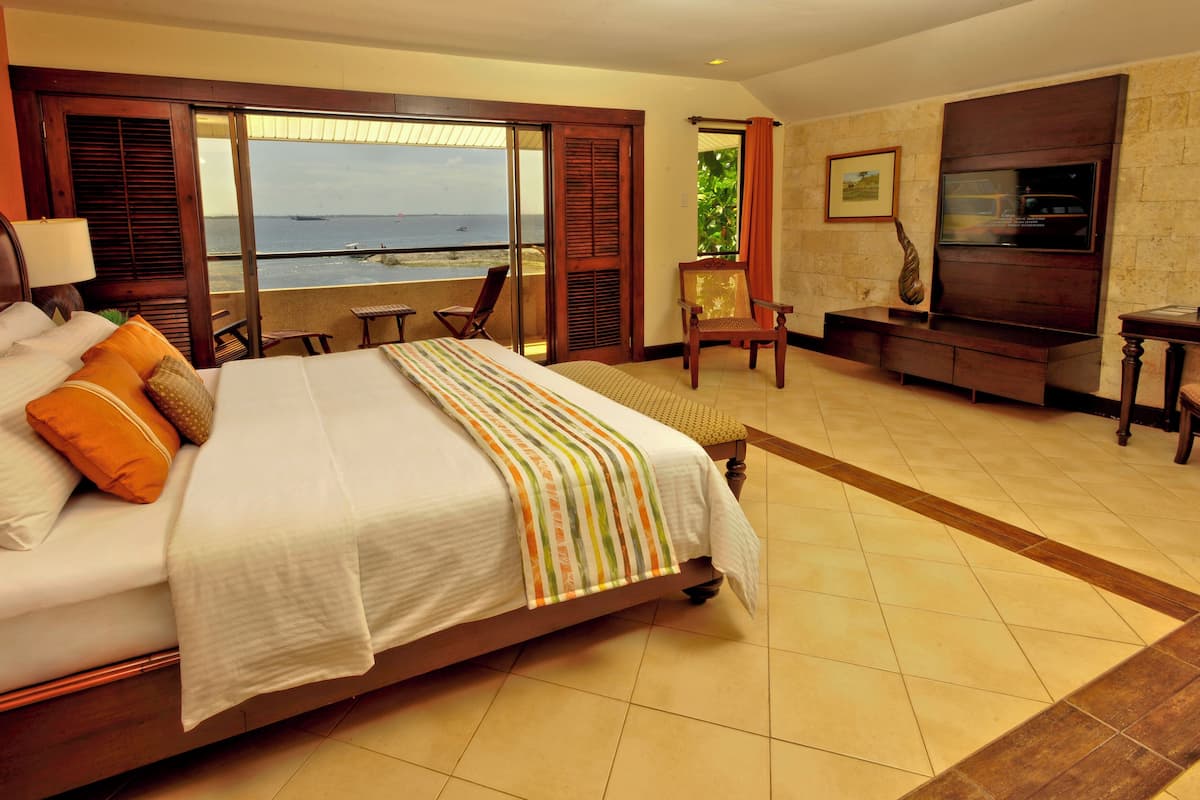 Sunrise Corner Junior Suite