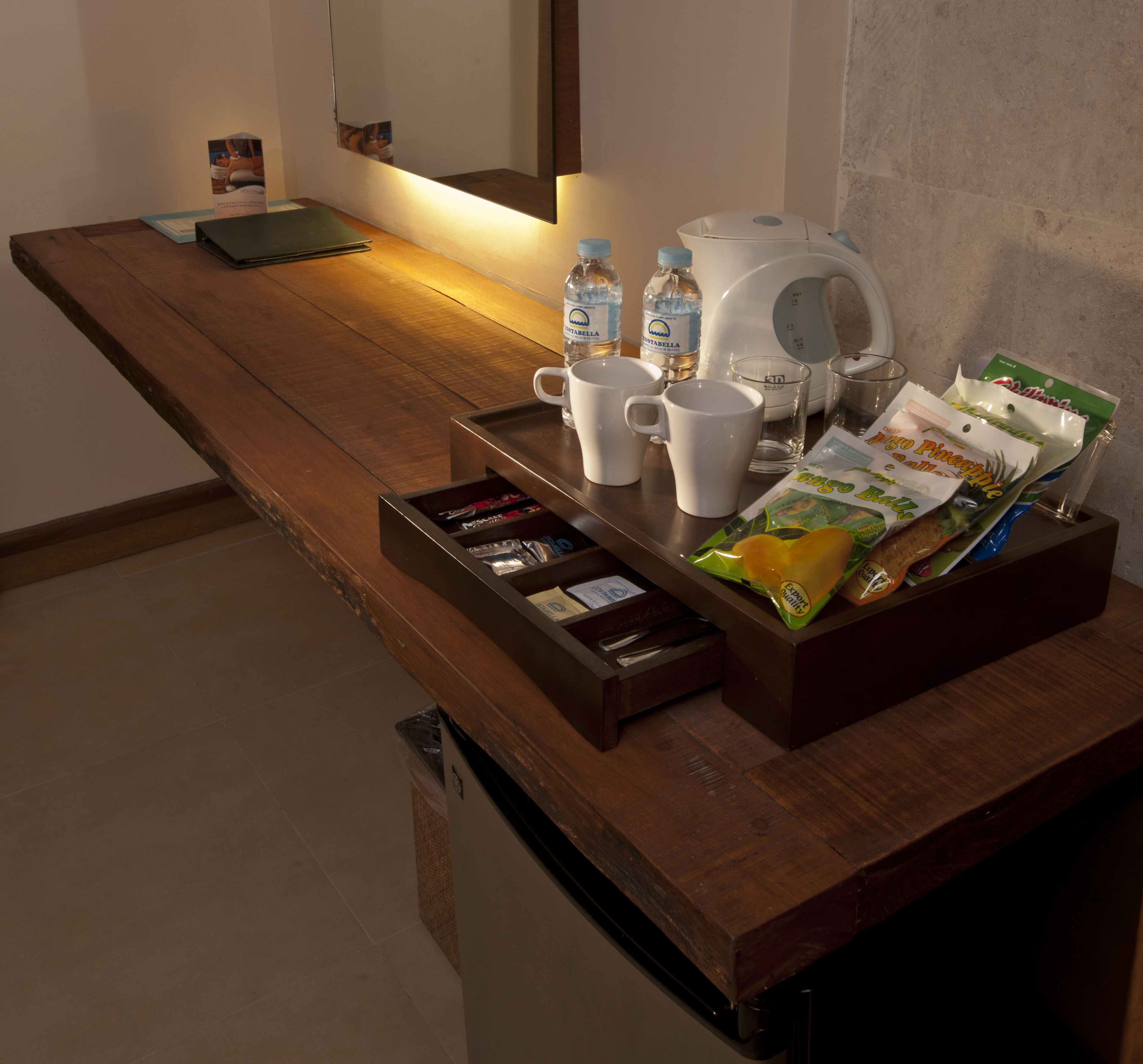 deluxe north wing | coffee and/or coffee maker