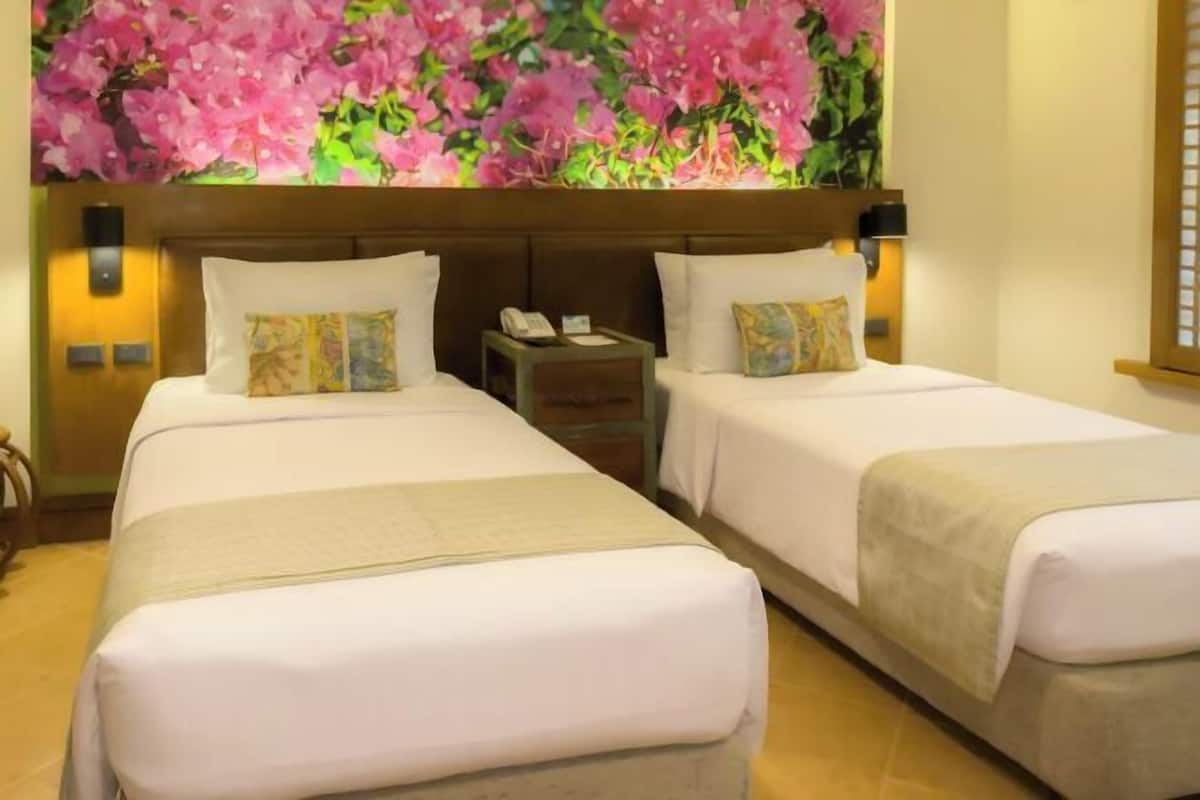 1 chambre, minibar, coffres-forts dans les chambres, bureau