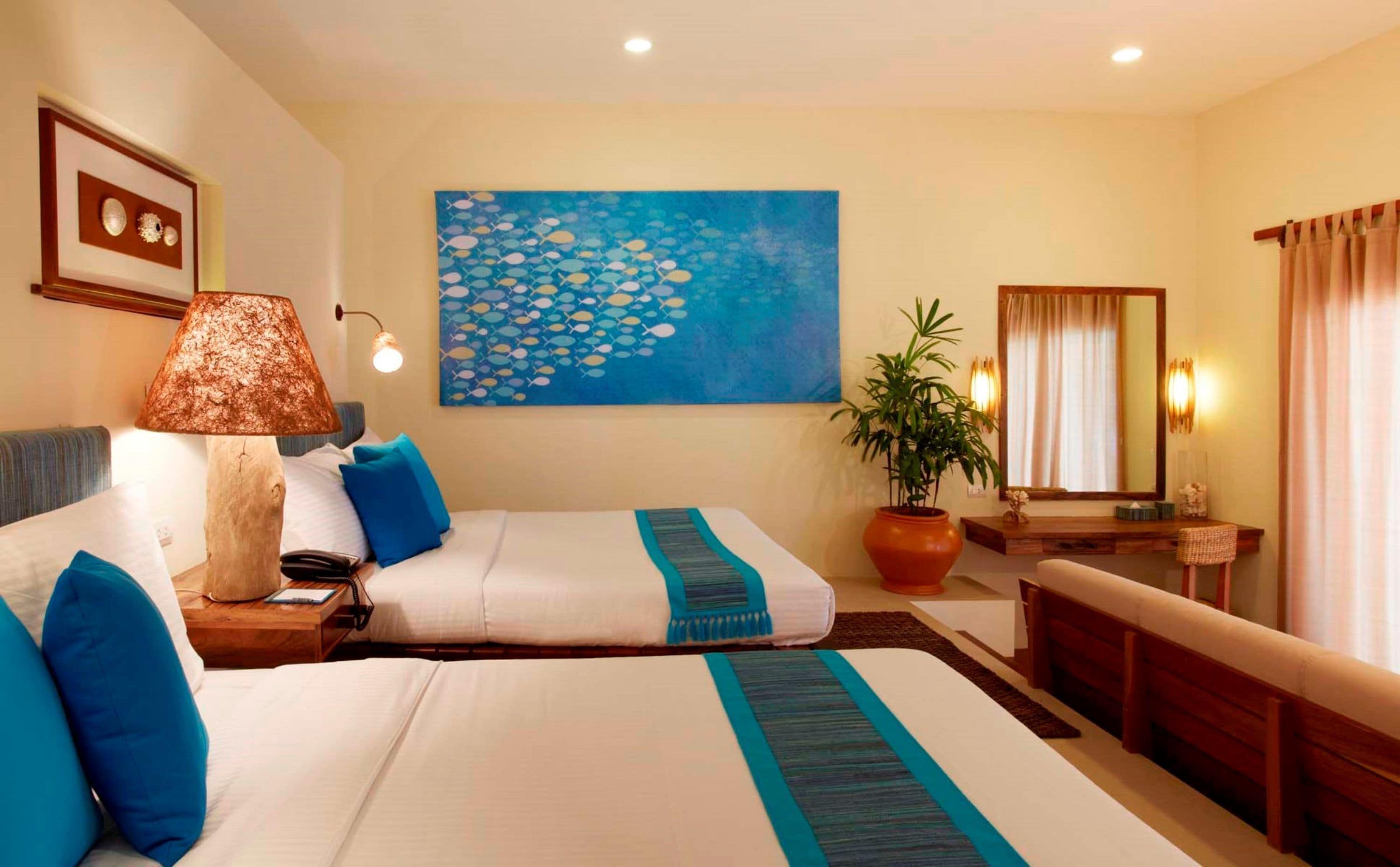 minibar, in-room safe, desk