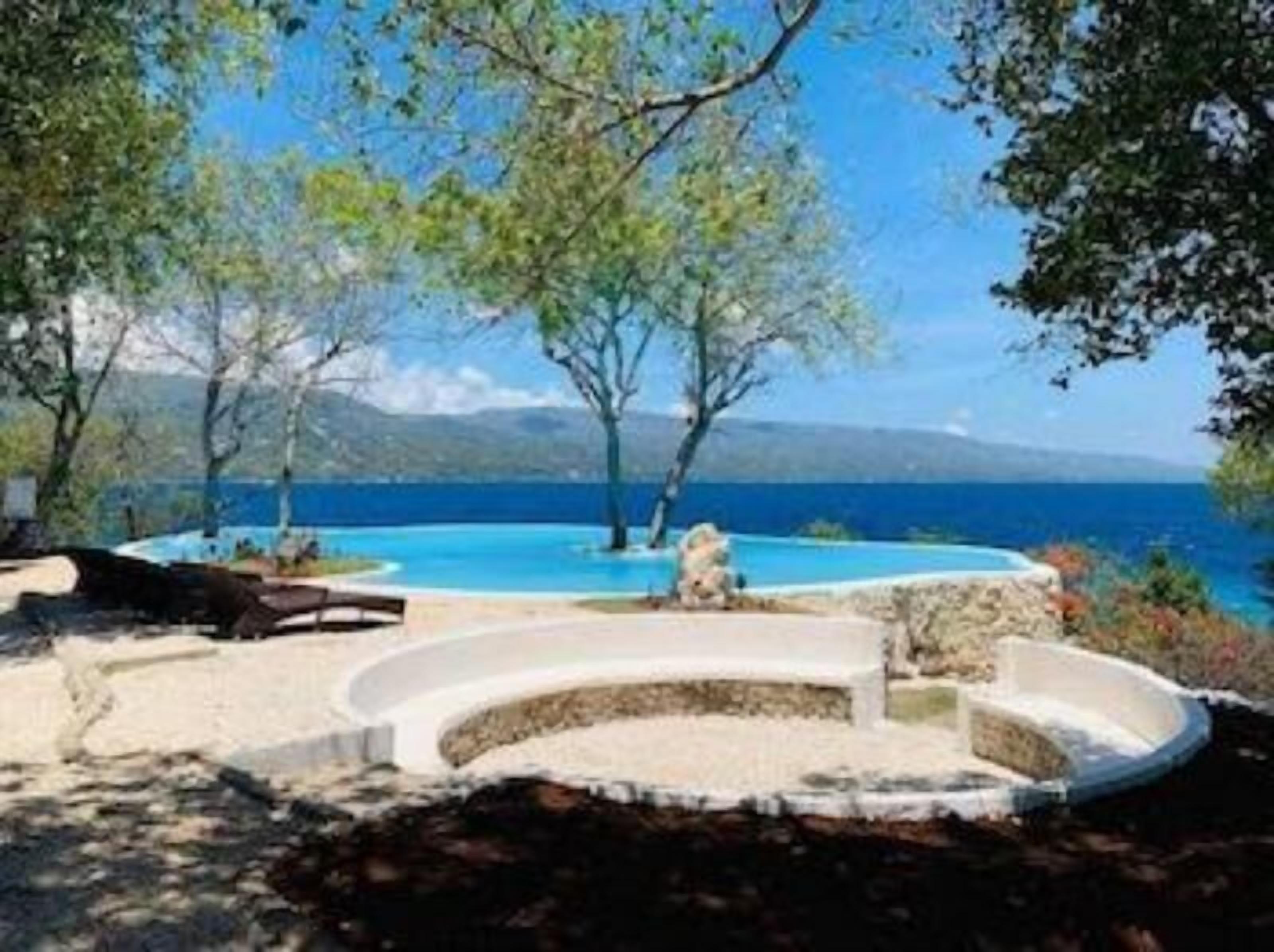 Pool | Outdoor pool, sun loungers