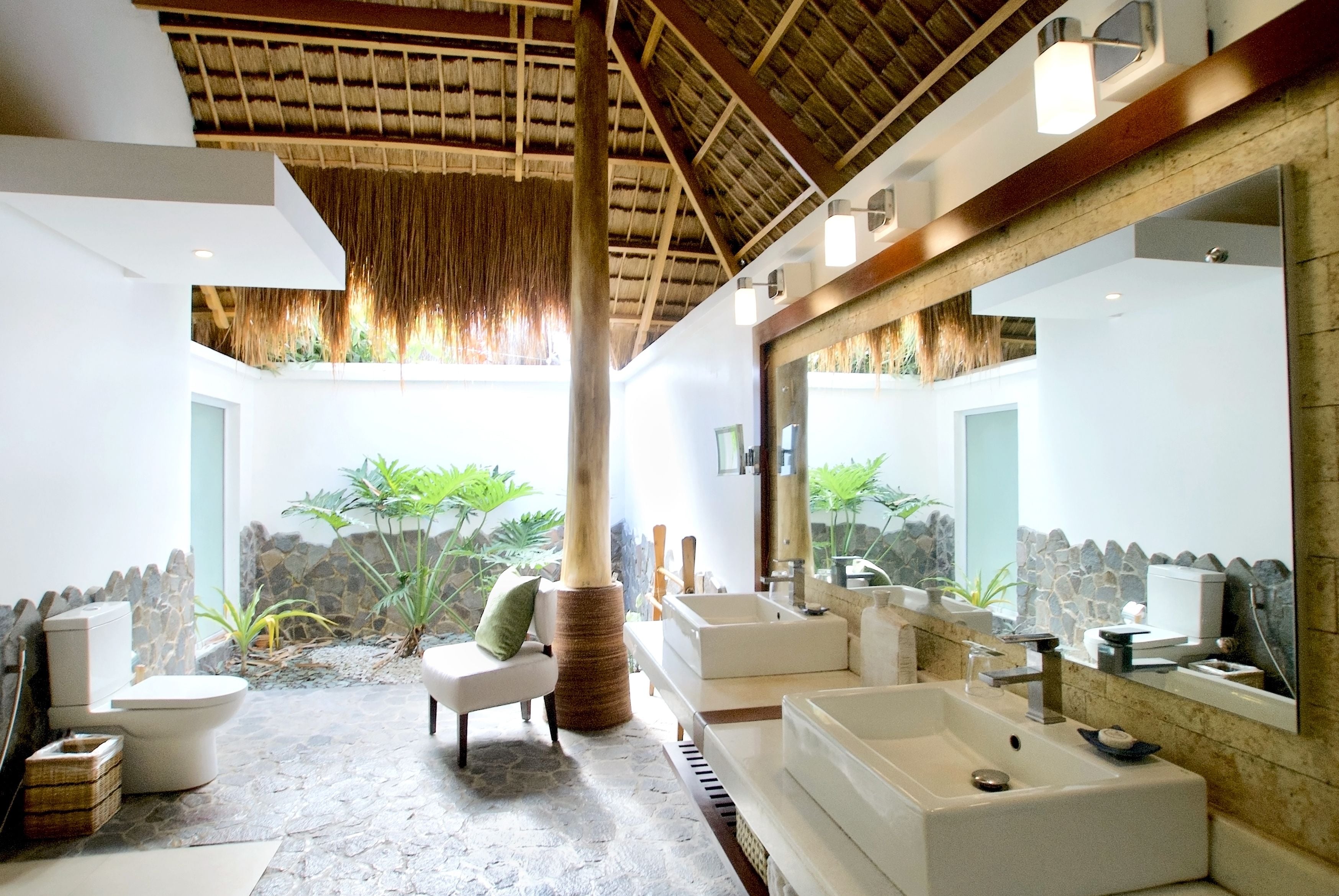 premium suite | bathroom | shower, rainfall showerhead, free toiletries, hair dryer