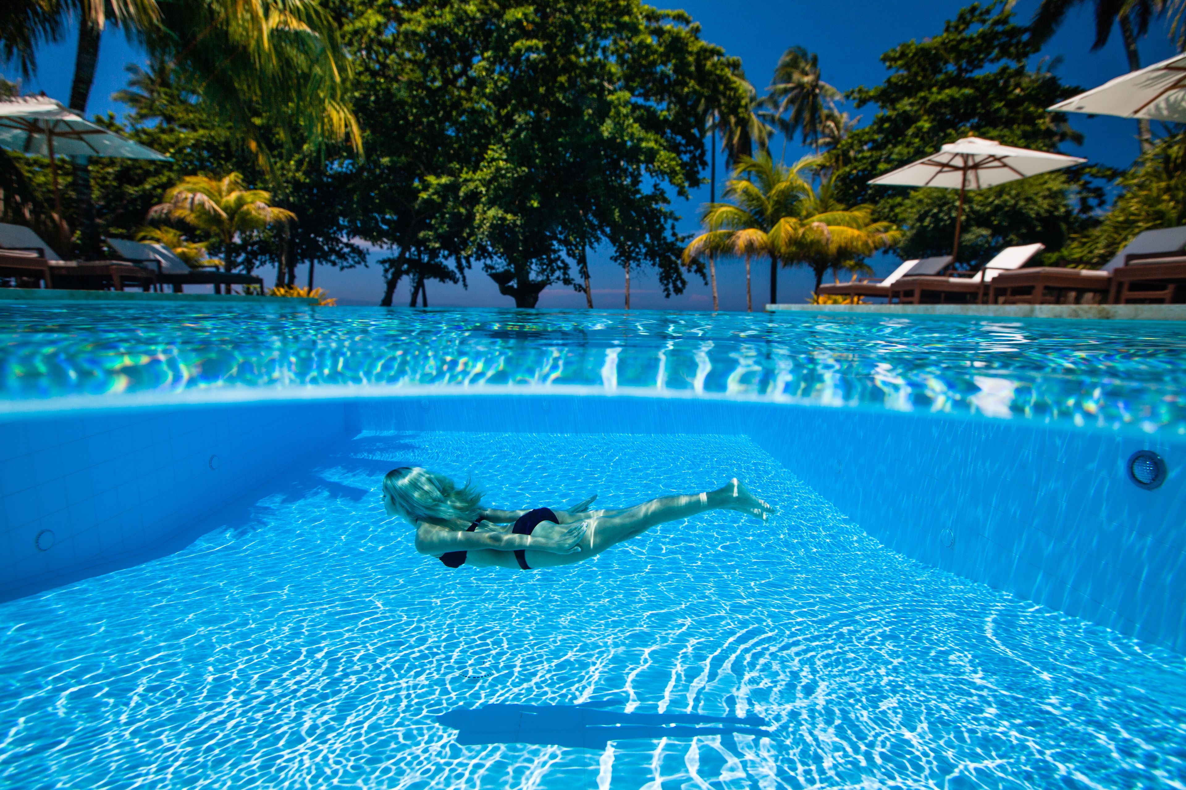 3 outdoor pools, pool umbrellas, pool loungers