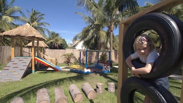 Area giochi per bambini (all'aperto)