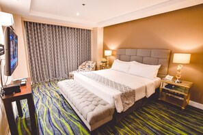 Minibar, blackout curtains, rollaway beds, free WiFi - The Mansion (Iloilo)