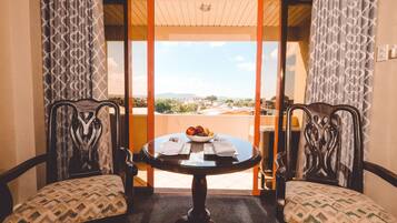 Quarto casal premier de uso individual | Frigobar, cortinas blackout, camas extras/dobráveis (sobretaxa)