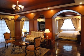 Minibar, in-room safe, desk, rollaway beds
