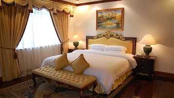 Minibar, in-room safe, desk, rollaway beds