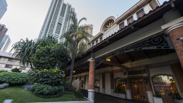 Property entrance - The Legend Villas (Pasig)