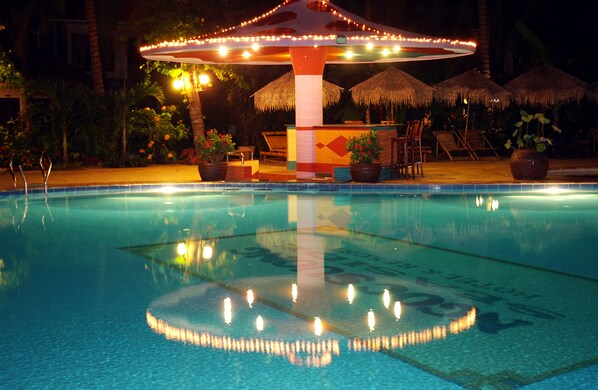 2 outdoor pools, pool umbrellas, pool loungers