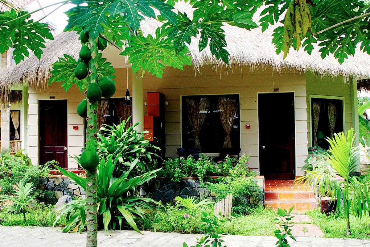 Bungalow, Garden View | Balcony