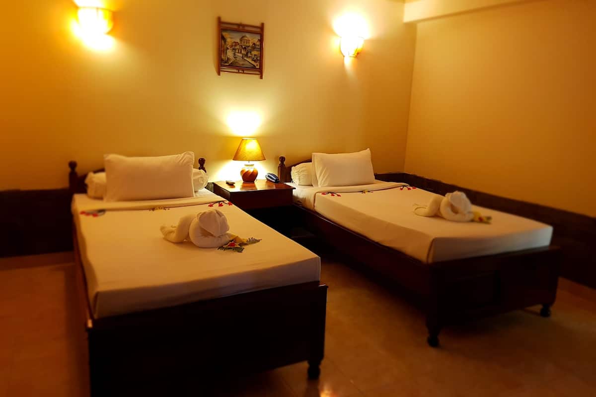 Family Room, 2 Bedrooms, Garden View