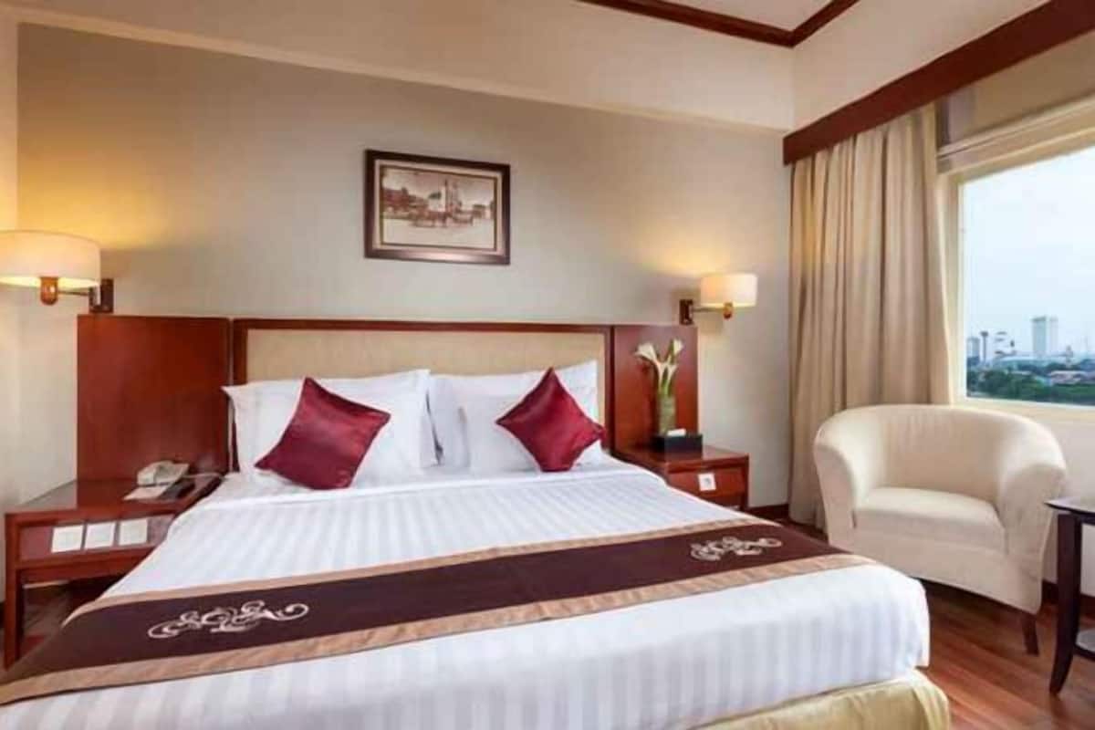 Escrivaninha, espaço de trabalho para notebook, quartos à prova de som