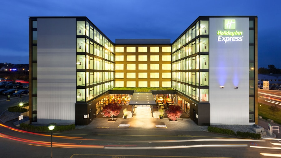 Holiday Inn Express Zurich Airport by IHG