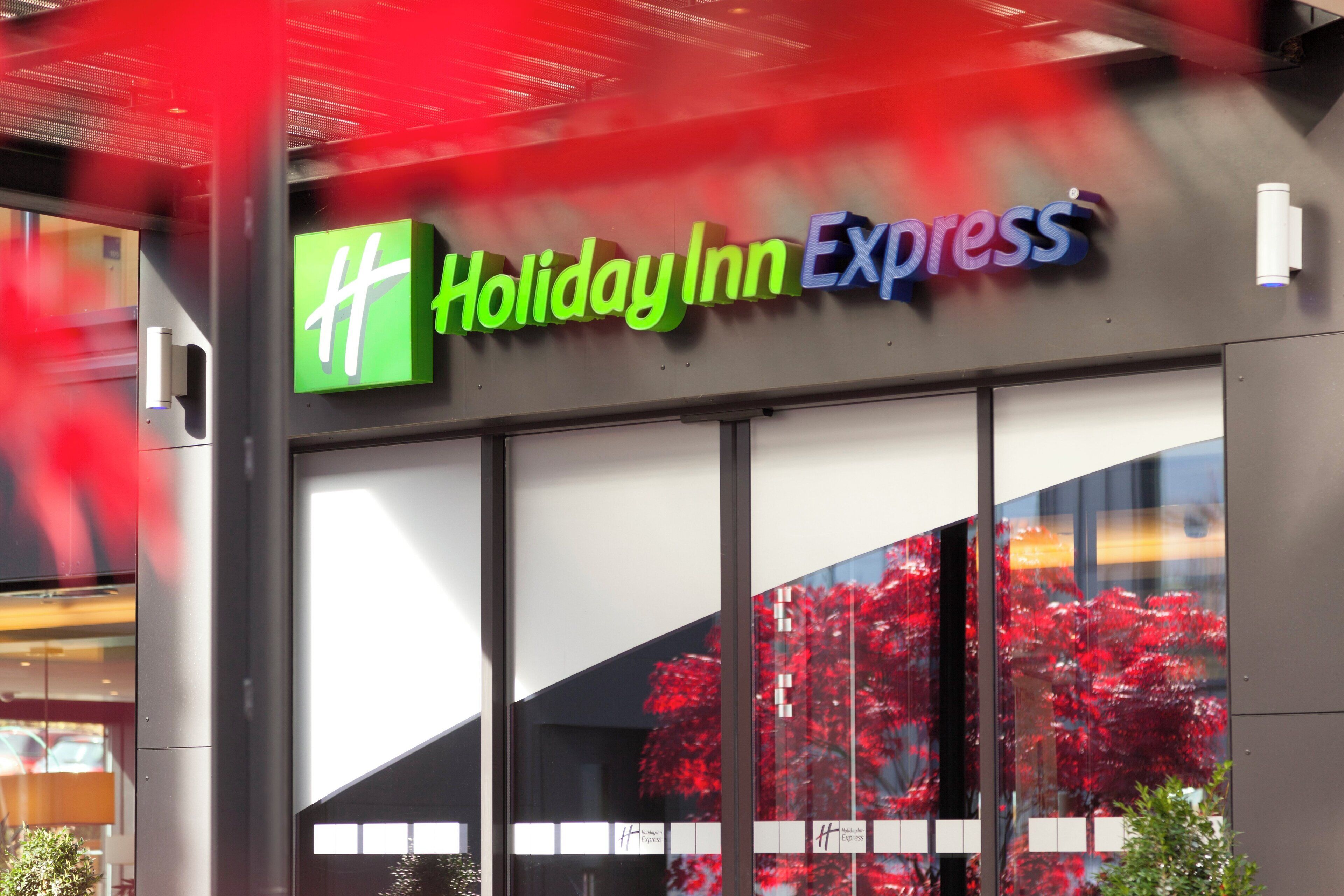Photo - Holiday Inn Express Zürich Airport by IHG