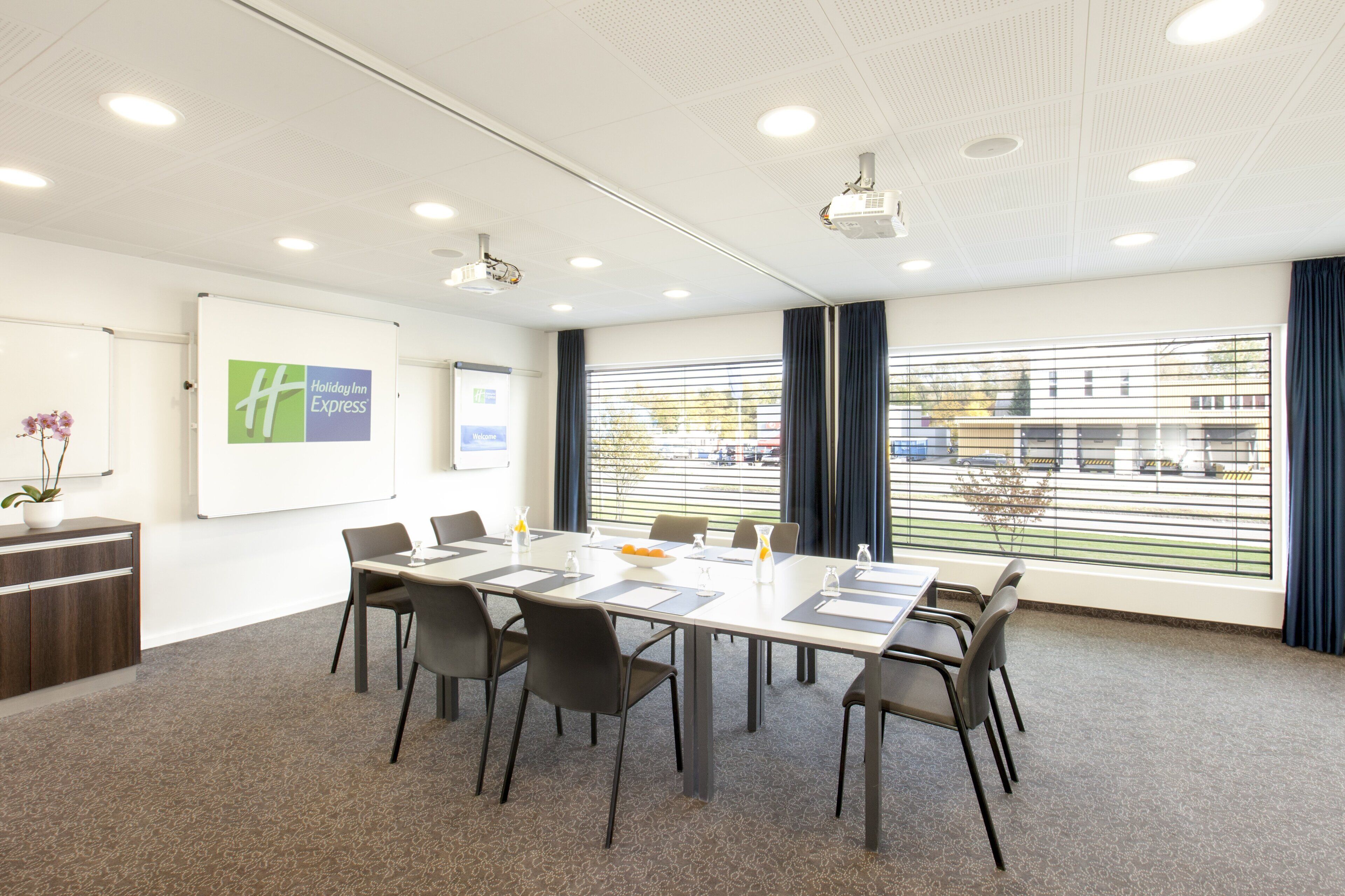 Photo - Holiday Inn Express Zurich Airport by IHG