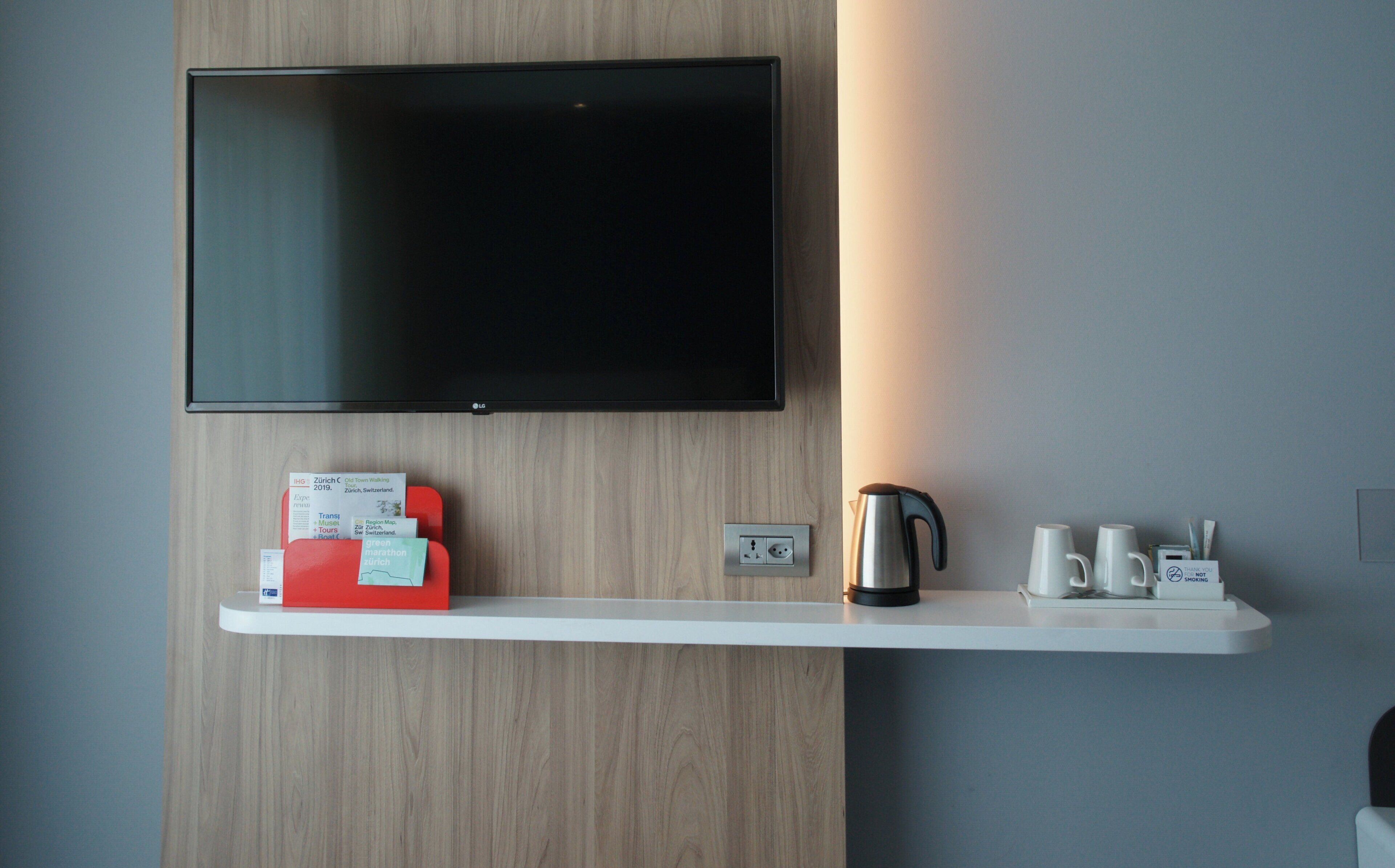 Photo - Holiday Inn Express Zurich Airport by IHG