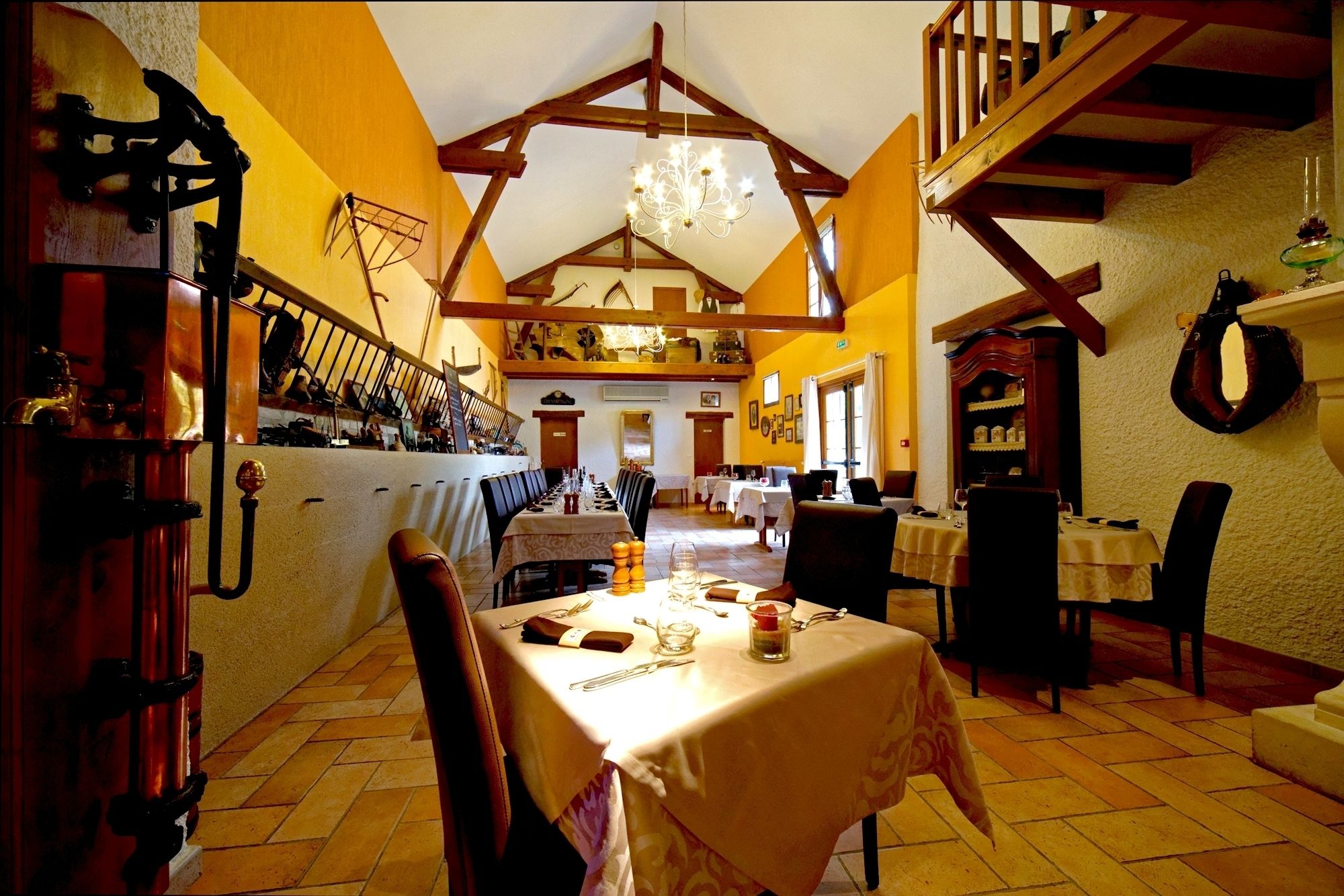 Se sirven cenas y cocina francesa 