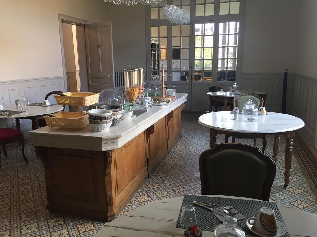 daily buffet breakfast (eur 14 per person)