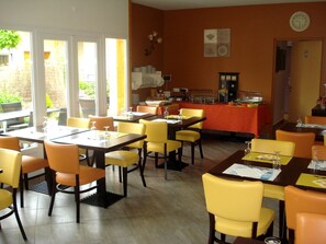 Se sirven cenas y cocina francesa 