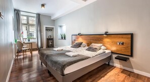 Iron/ironing board, free WiFi, bed sheets - Flamingo Hostel (Kraków)