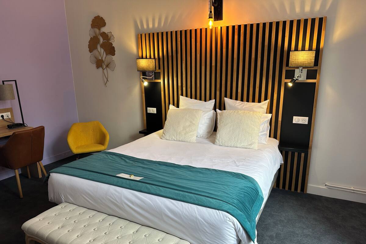 Double Room (Charme) | Minibar, WiFi (free), bed sheets