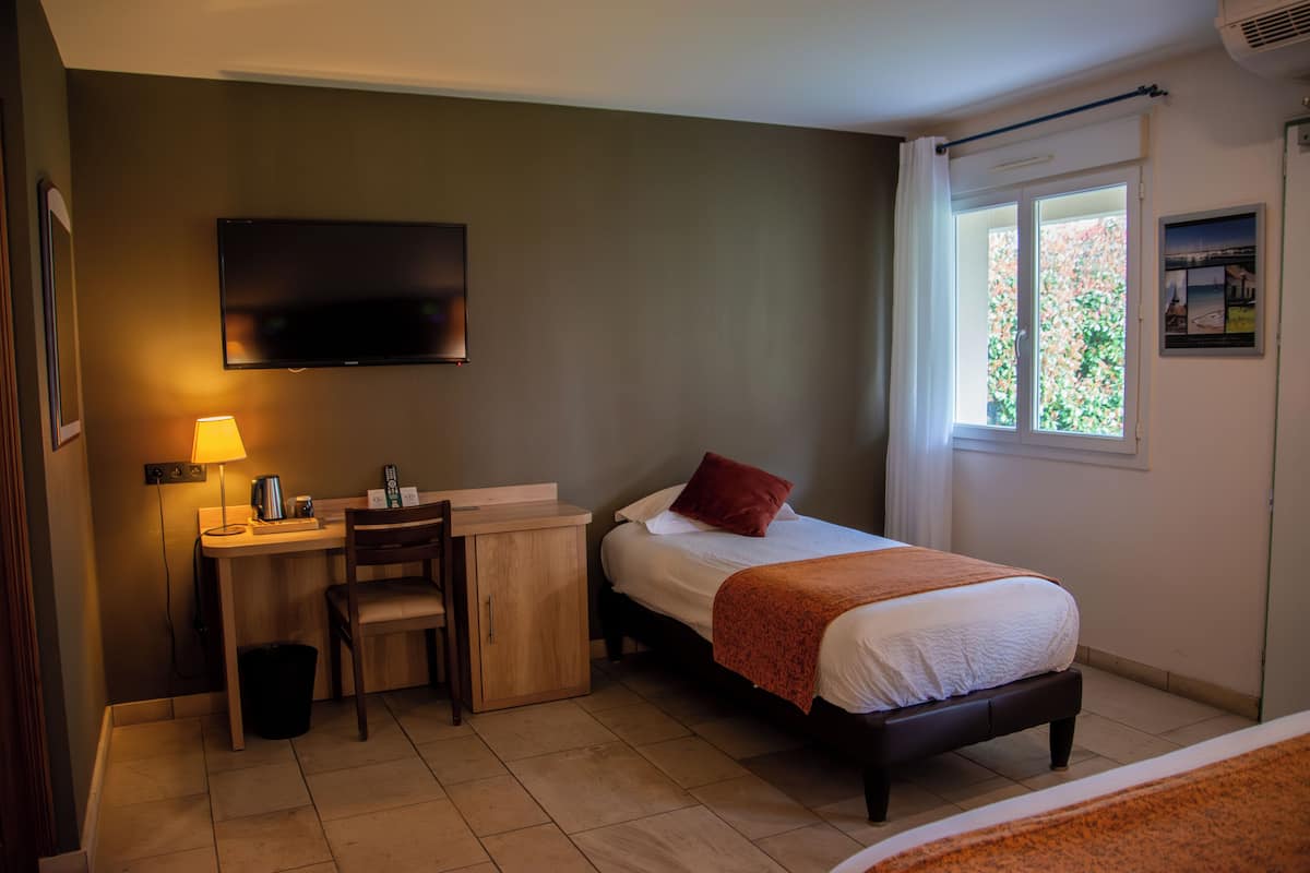 In-room safe, desk, soundproofing, free cots/infant beds