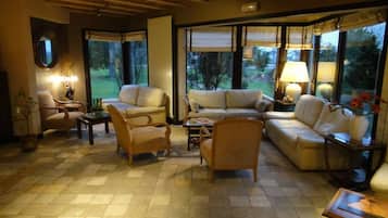 Sala de estar en el lobby