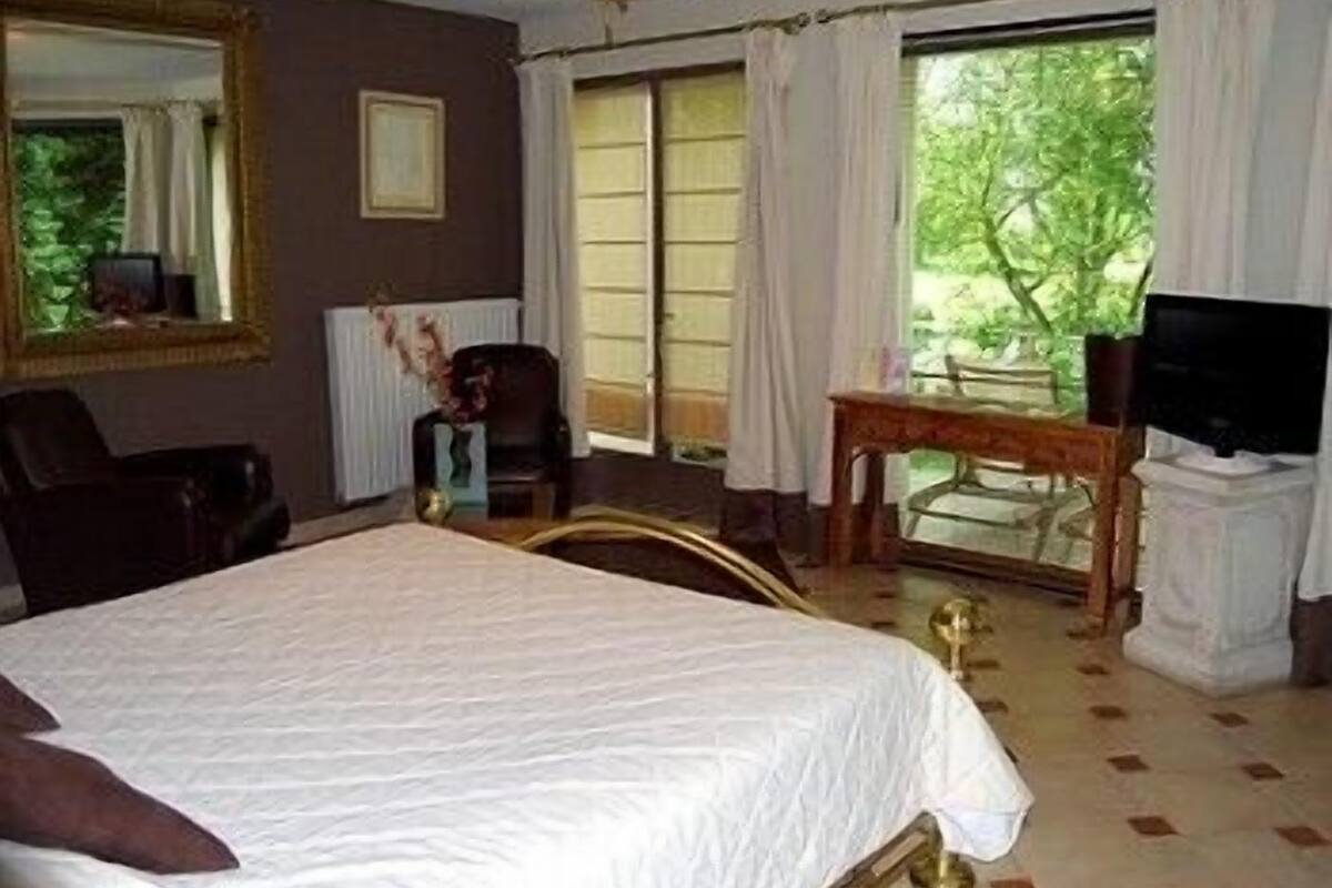 individually decorated, individually furnished, desk, blackout curtains