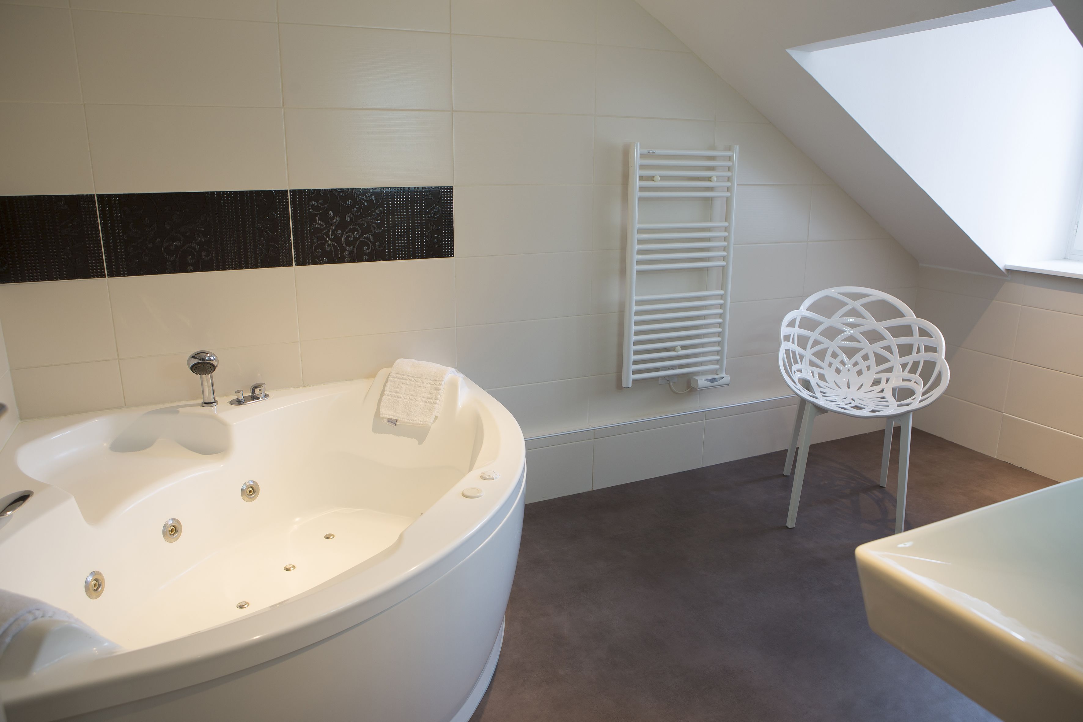 quintuple room balneo | jetted bathtub