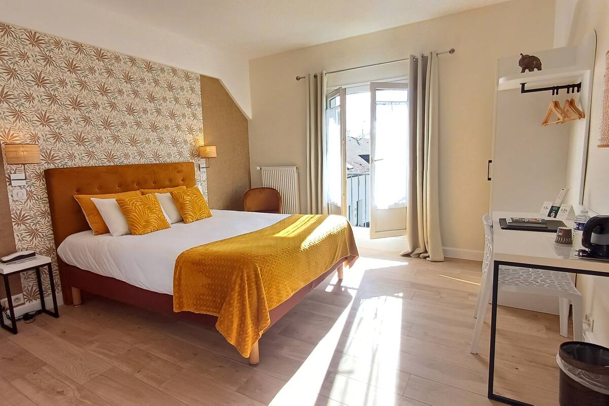 双人房 | 办公桌、遮光窗帘、熨斗/熨板、免费 WiFi