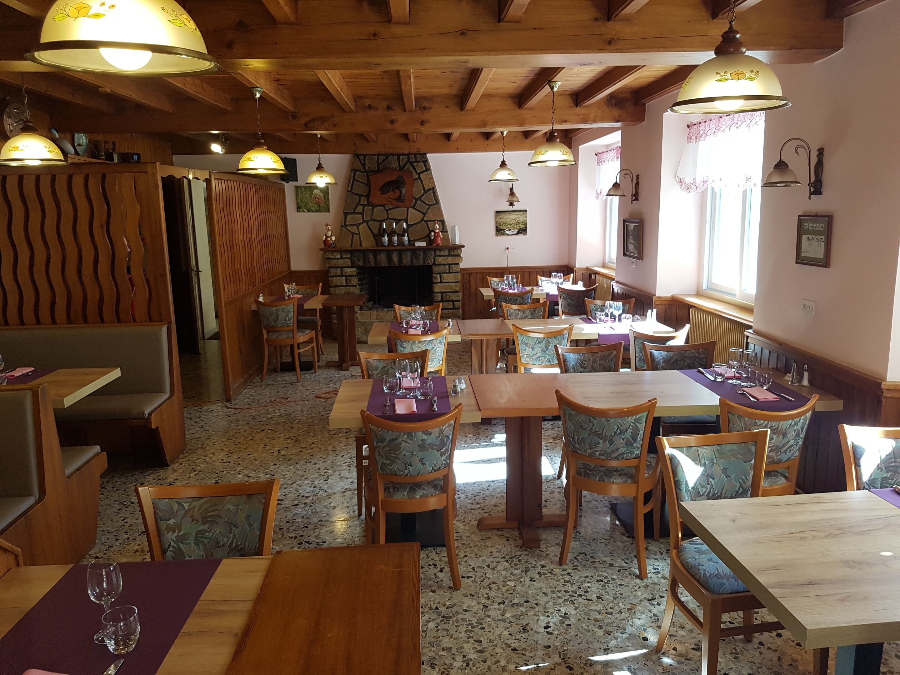 breakfast, lunch, dinner served; french cuisine