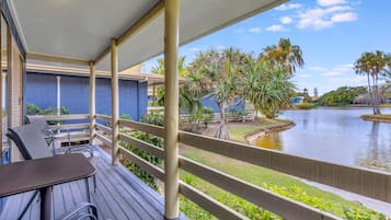 Queen Family Villa | Terrace/patio