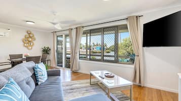 Superior Villa | Living area | TV, DVD player