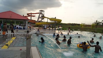 Piscina externa sazonal