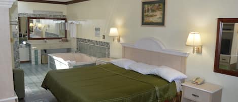 Deluxe Room, 1 King Bed | Jetted bathtub