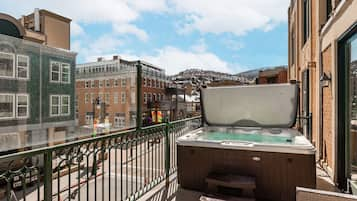 2-Bedroom Condominium with Spa #209 | Private spa tub